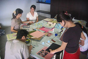 20050219-scrapbooking-01.jpg