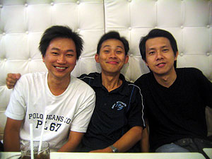 20050429-bangkok03-theguys.jpg