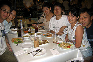 20050429-bangkok14-emporium.jpg