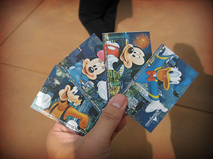 The tickets looked amazing. Micky Cleo, Minnie Clié, Goofy Dad, Donald Mommy.